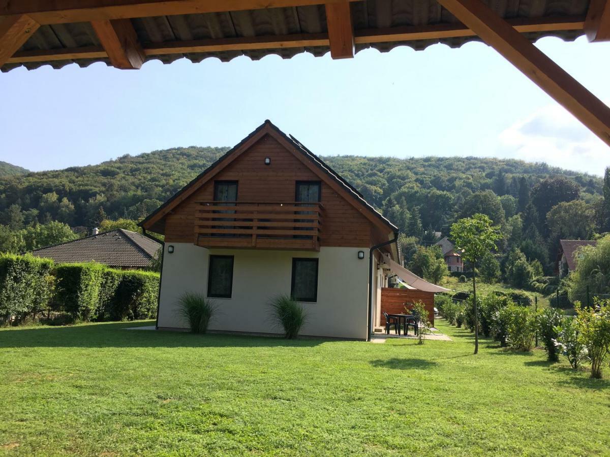 Dunazug Apartmanhaz Dömös Extérieur photo